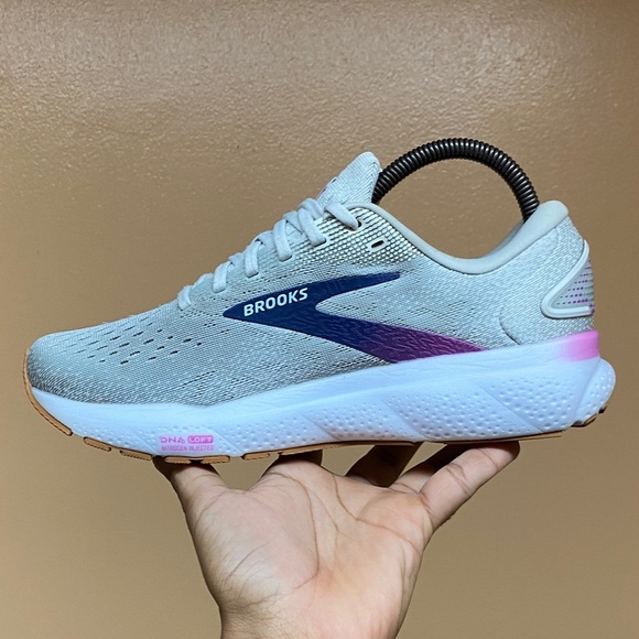 Brooks Ghost 16 Women’s Running Sneakers Size 8.5 Medium “Gray Pink Blue Gum” - Picture 5 of 17